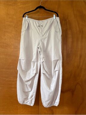 H&M Light Beige Cargo Pants with Elastic Cuffs size M/L